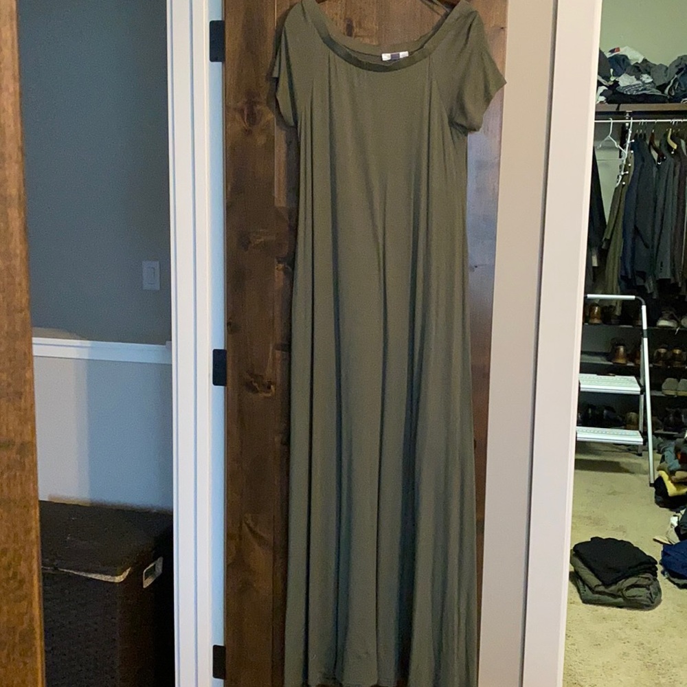 Maternity short sleeve maxi dress